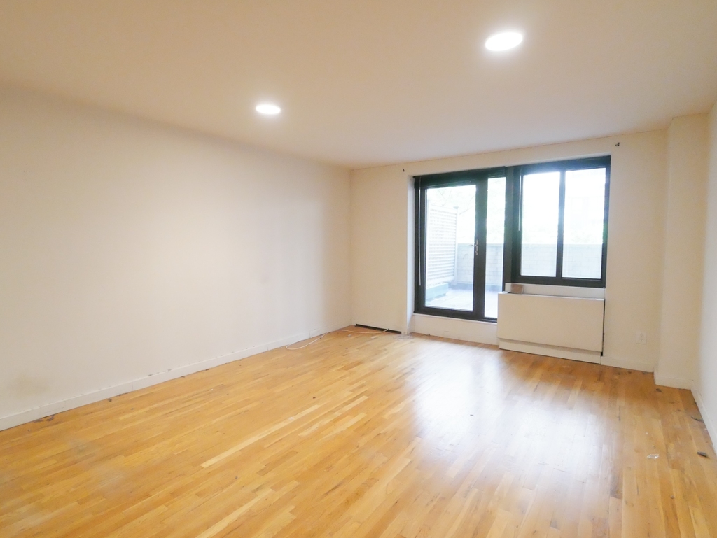 77 5th Avenue - Photo 0