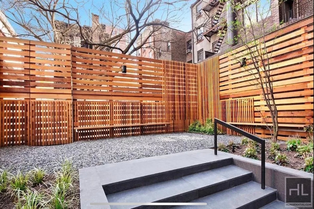 East 28th Street - Photo 9