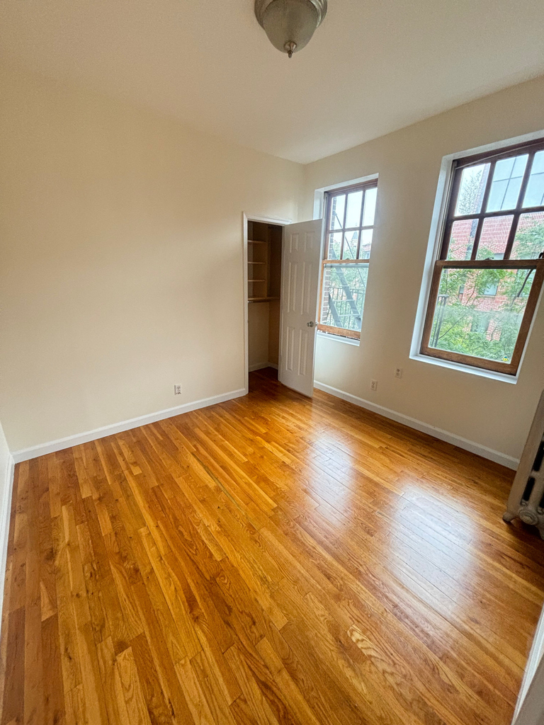 207 West 11th Street - Photo 3