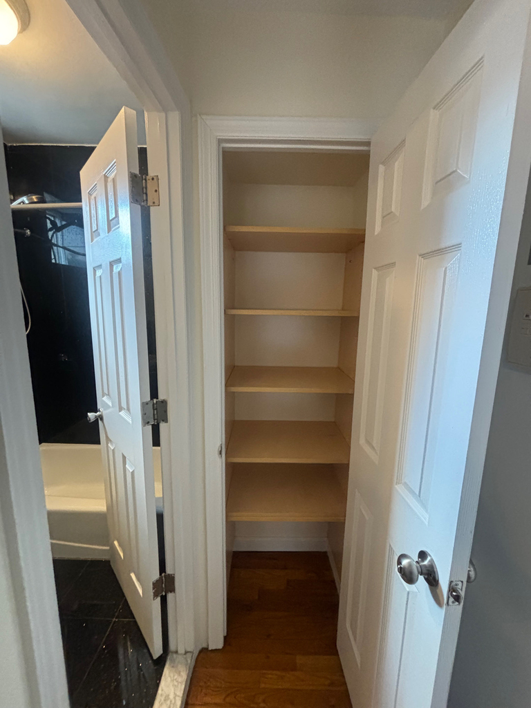 207 West 11th Street - Photo 7