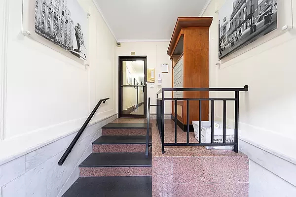 207 West 11th Street - Photo 10