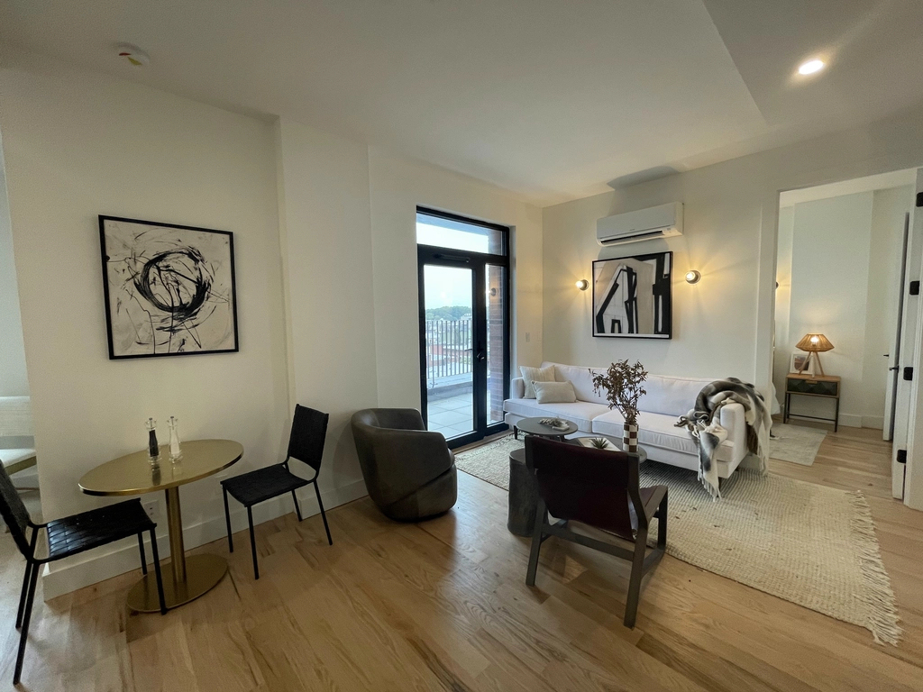 75 Mcguinness Boulevard - Photo 1