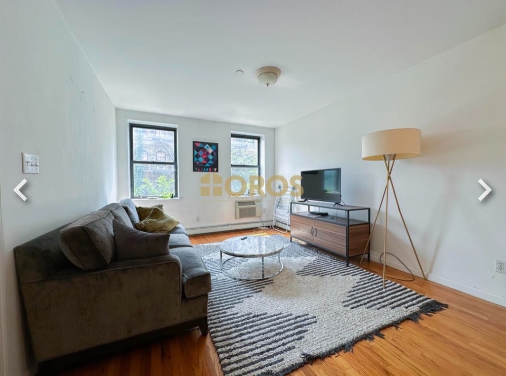 539 East 6th Street - Photo 0
