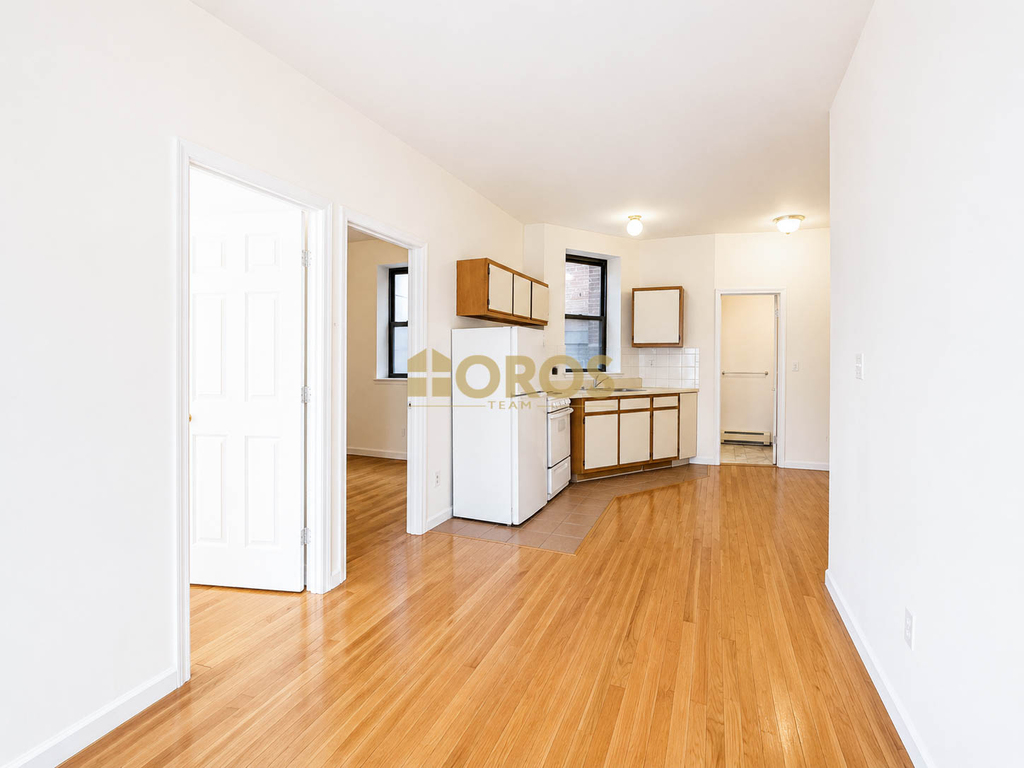 283 East 7th Street - Photo 2