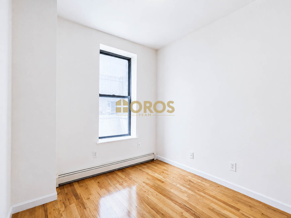 283 East 7th Street - Photo 3