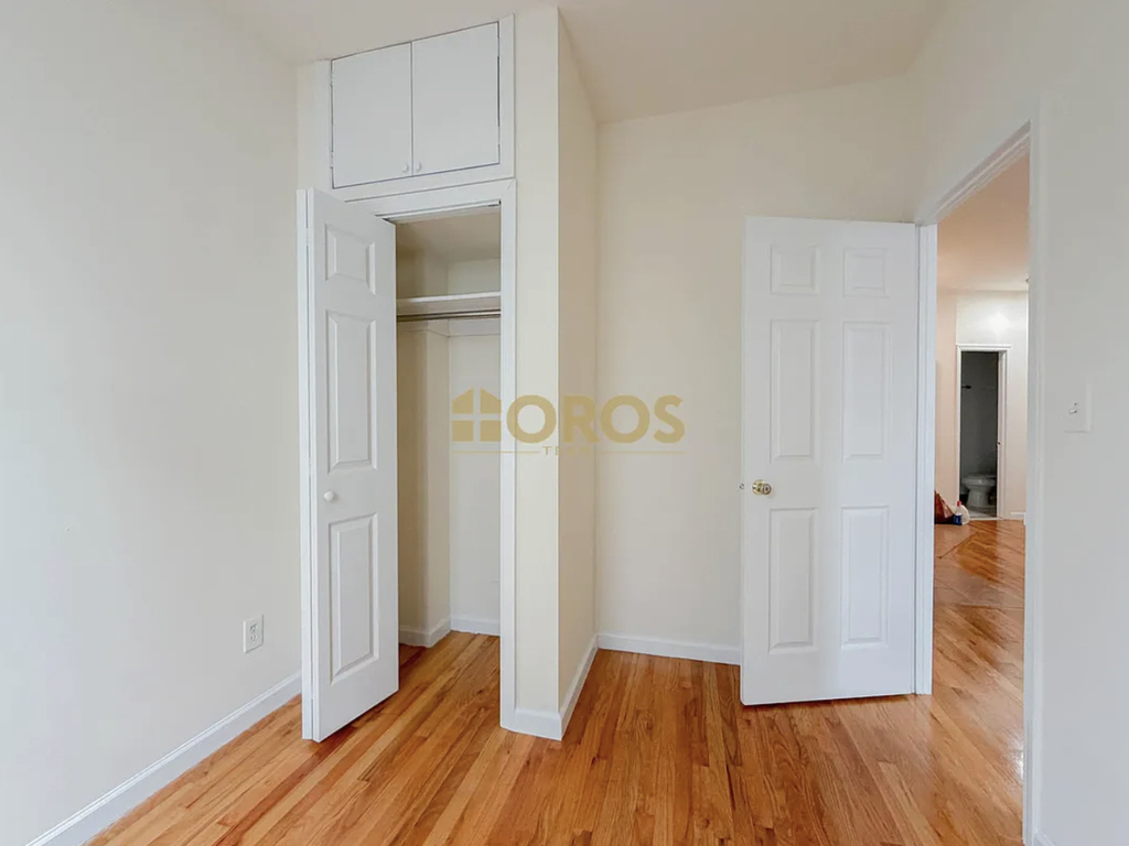 283 East 7th Street - Photo 4