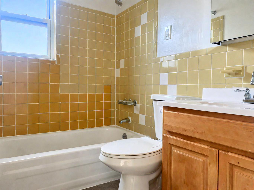 87-20 Pitkin Avenue - Photo 5