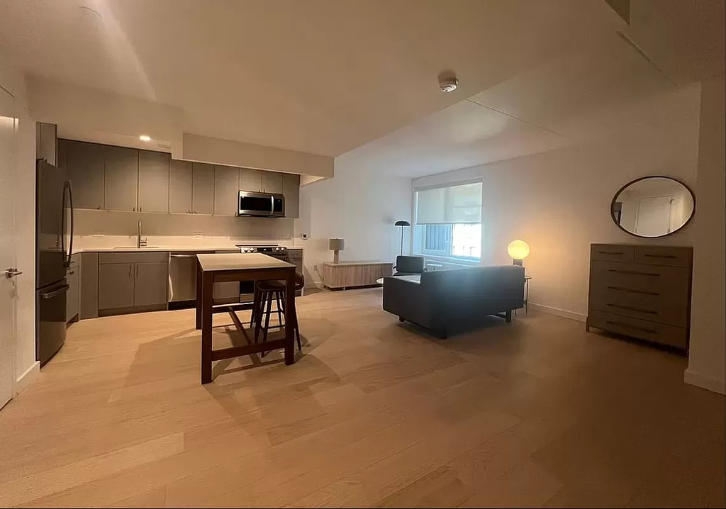 445 Gerard Avenue - Photo 5