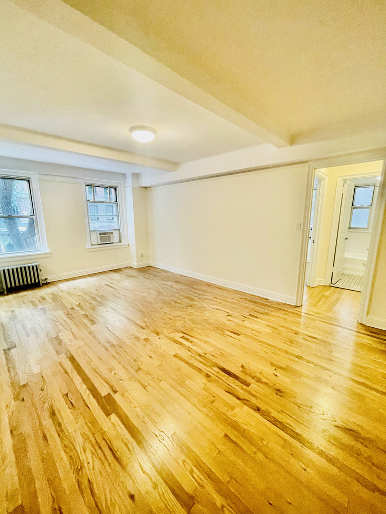 25 East 10th Street - Photo 1