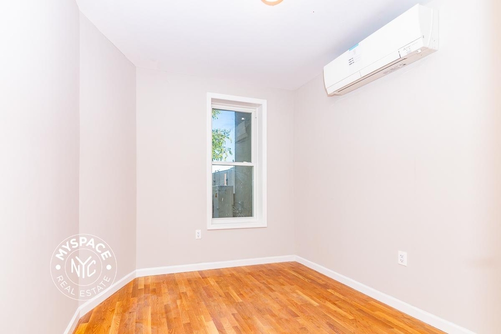 241 Rockaway Avenue - Photo 2
