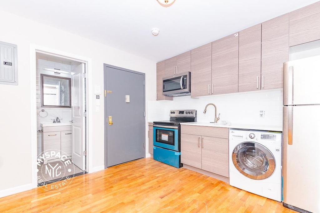 241 Rockaway Avenue - Photo 0
