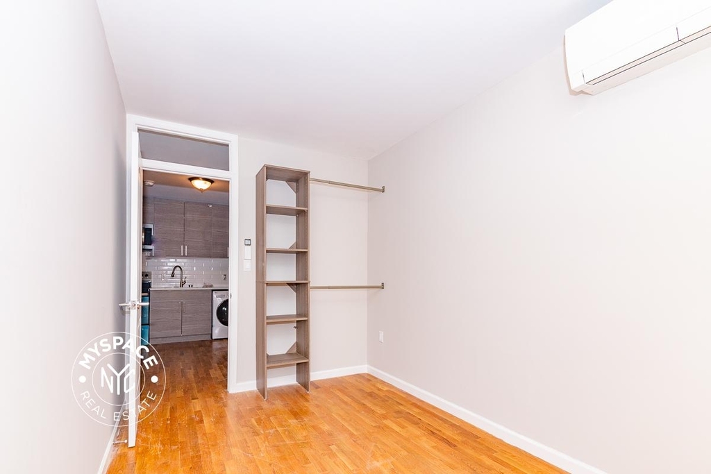 241 Rockaway Avenue - Photo 3