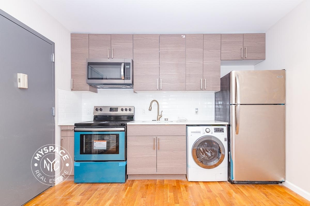 241 Rockaway Avenue - Photo 8