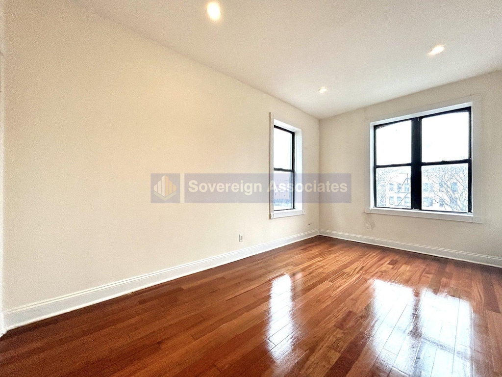 935 Saint Nicholas Avenue - Photo 3