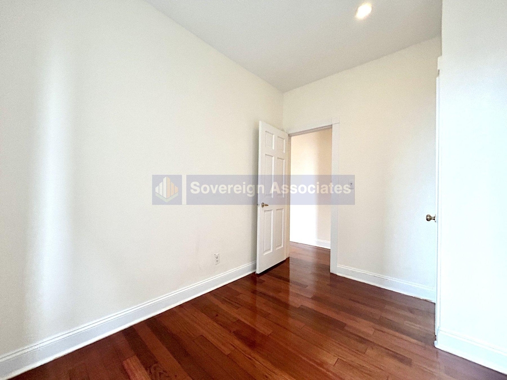 935 Saint Nicholas Avenue - Photo 11