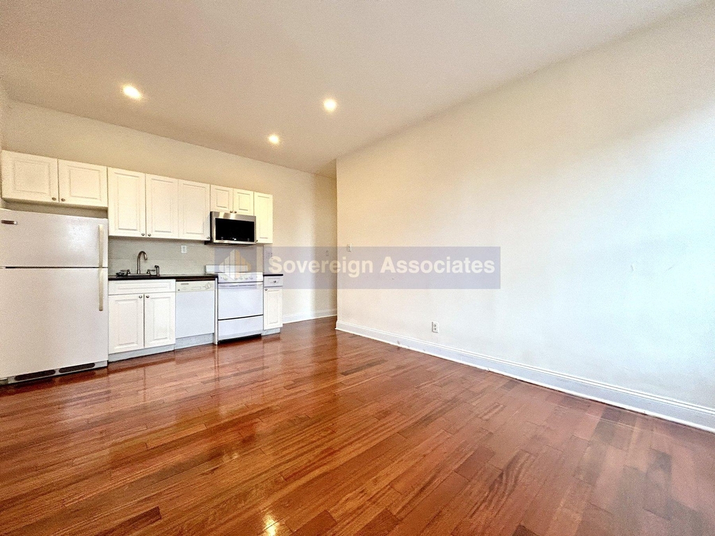 935 Saint Nicholas Avenue - Photo 2