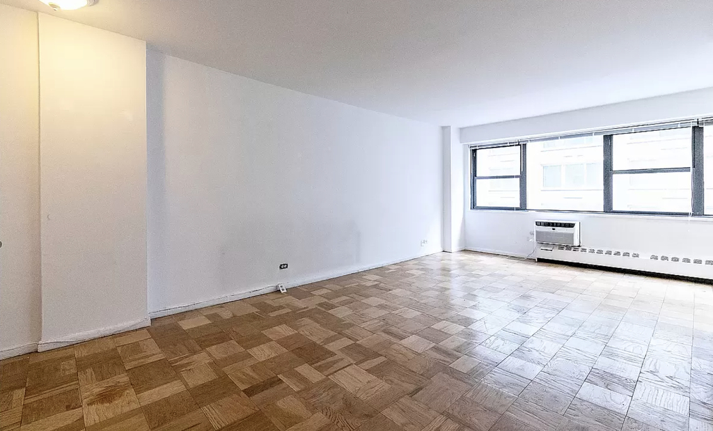 330 East 46th Street - Photo 1