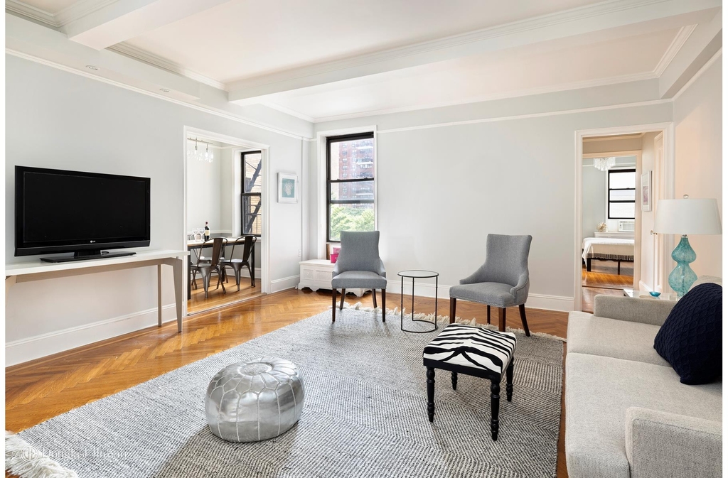 124 W 93rd St - Photo 1