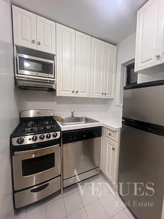 523b East 85th Street - Photo 3