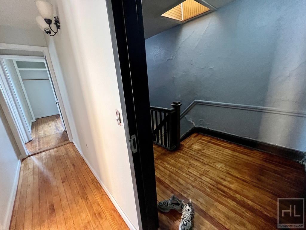 605 Liberty Avenue - Photo 3