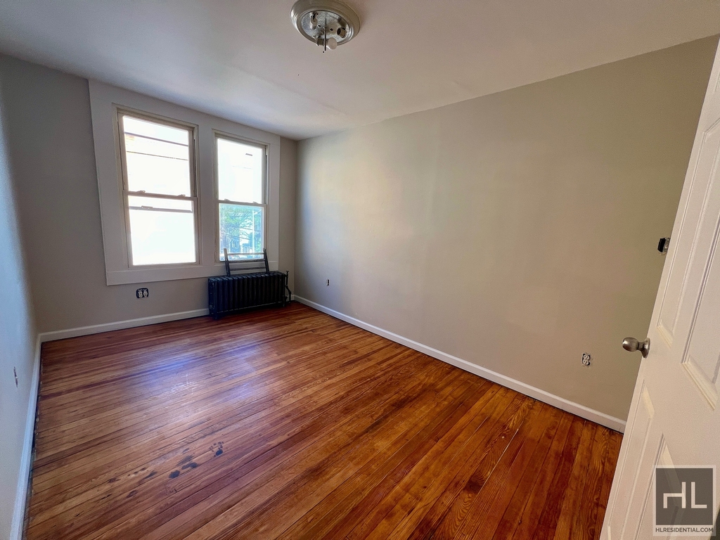 605 Liberty Avenue - Photo 2