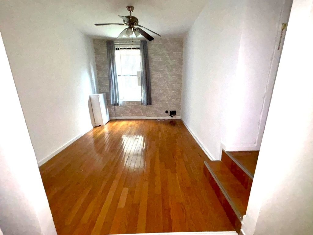 21-16 35th Street - Photo 4