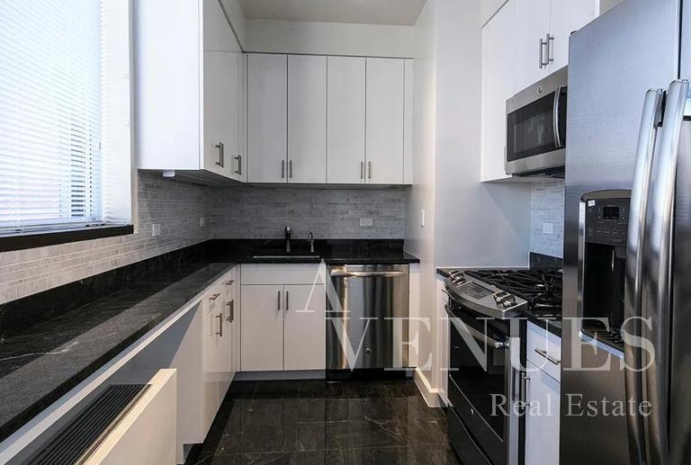 East 81st Street - Photo 2