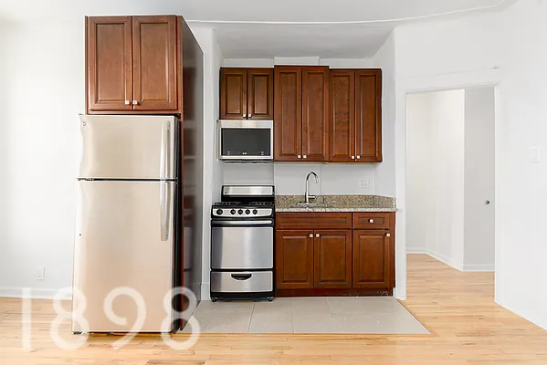 38-05 Crescent Street - Photo 2