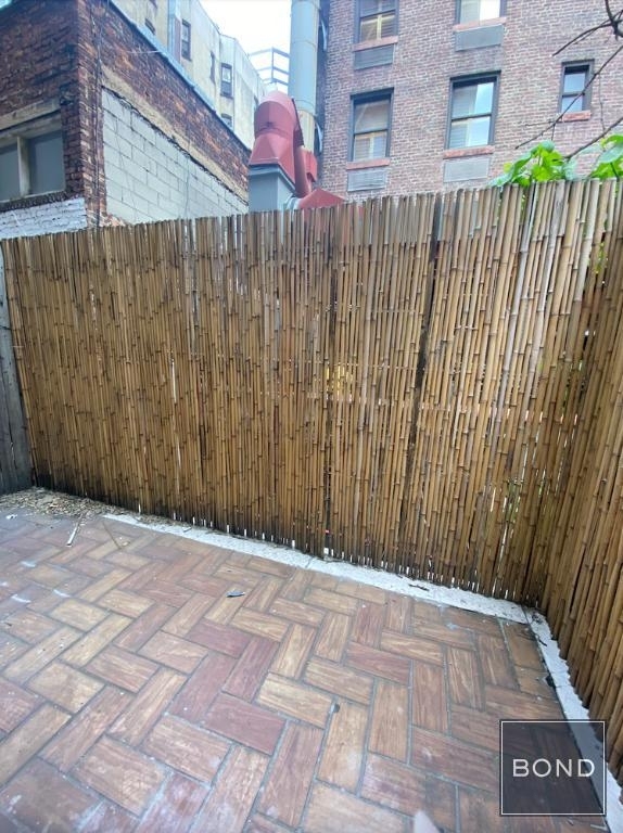 East 50th Street - Photo 4