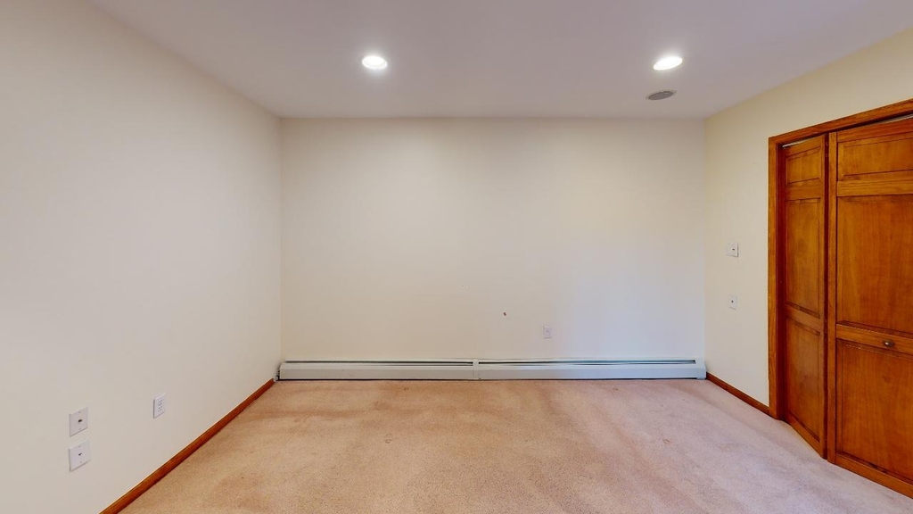 67-08 exeter street - Photo 14