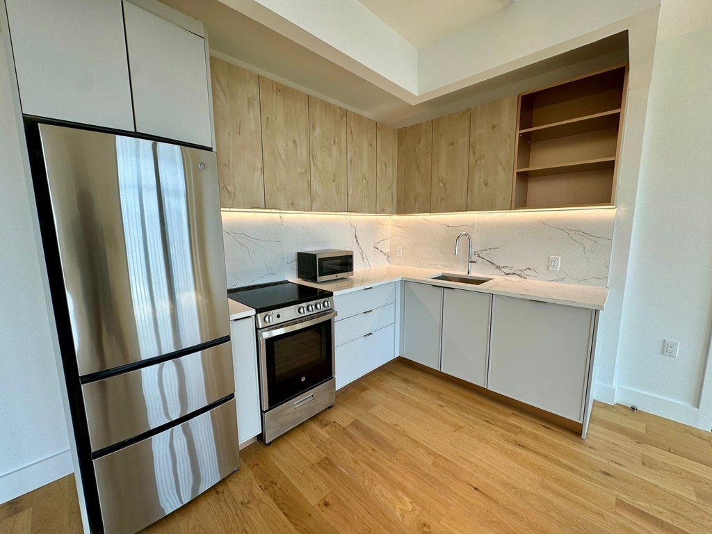 597 Grand Street - Photo 4