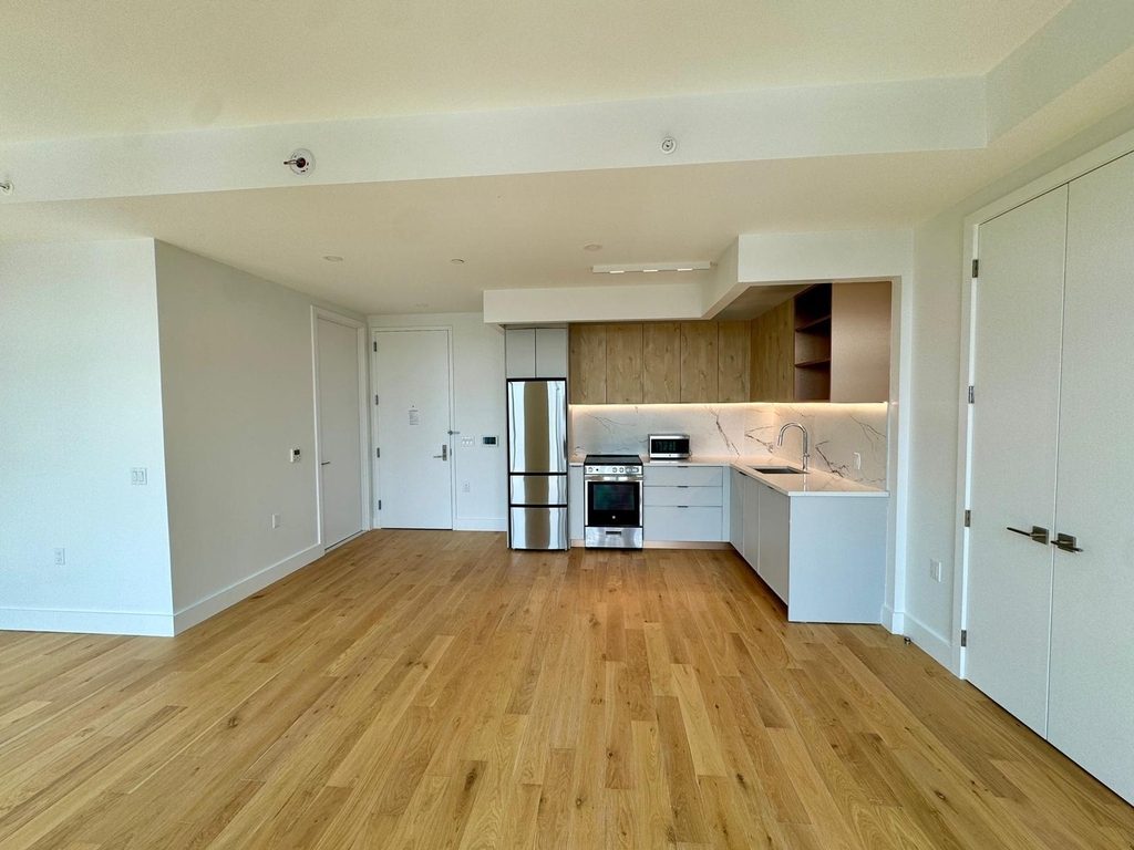 597 Grand Street - Photo 5