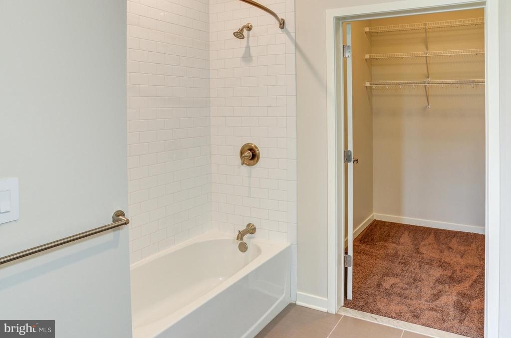 401 Race St - Photo 5