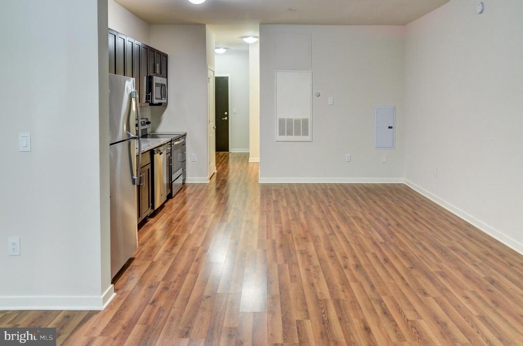 401 Race St - Photo 8