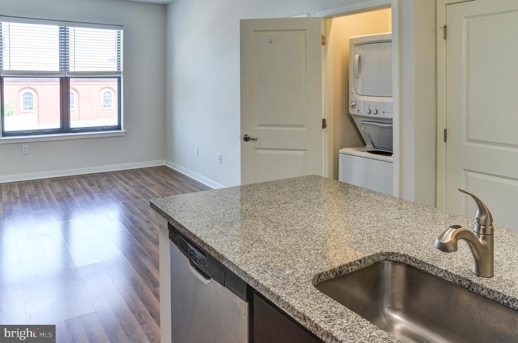 401 Race St - Photo 21