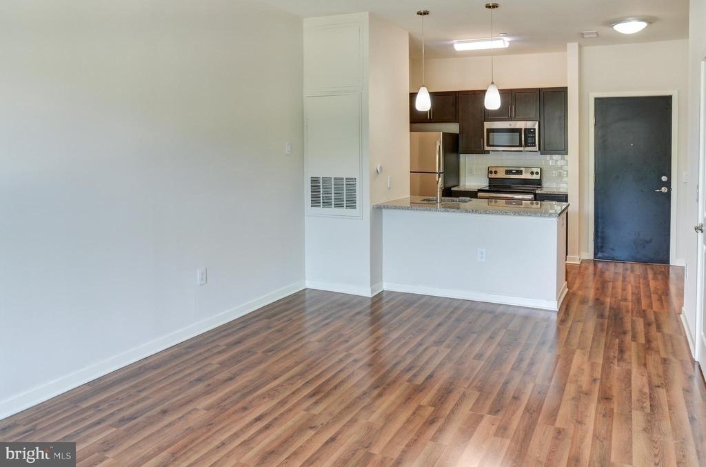 401 Race St - Photo 11