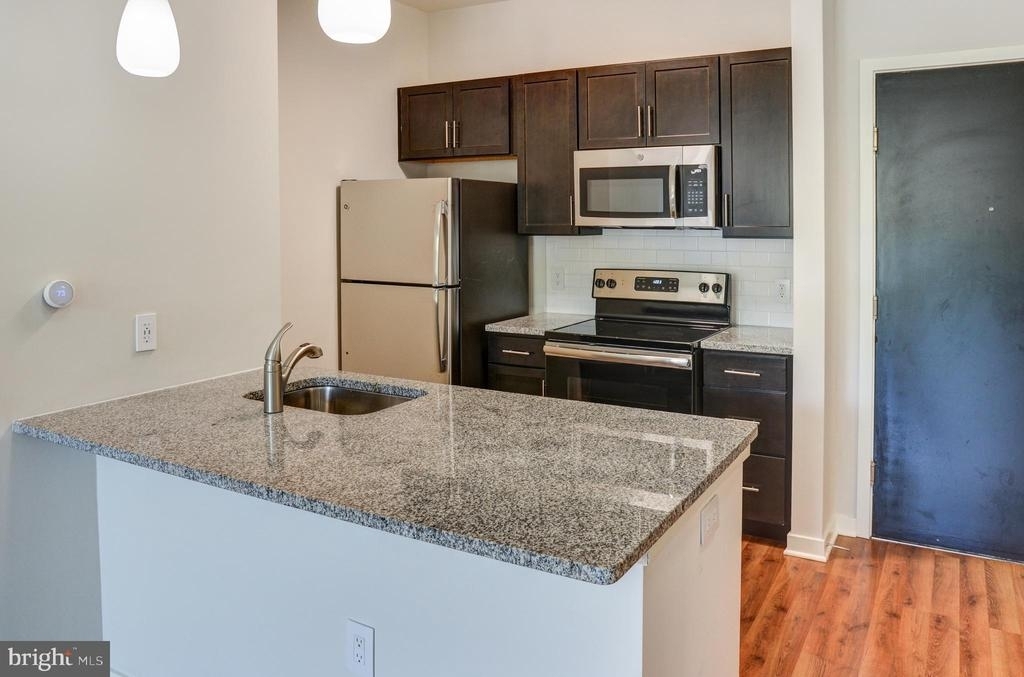 401 Race St - Photo 13