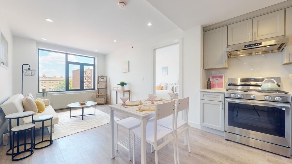 63-68 Austin Street - Photo 1