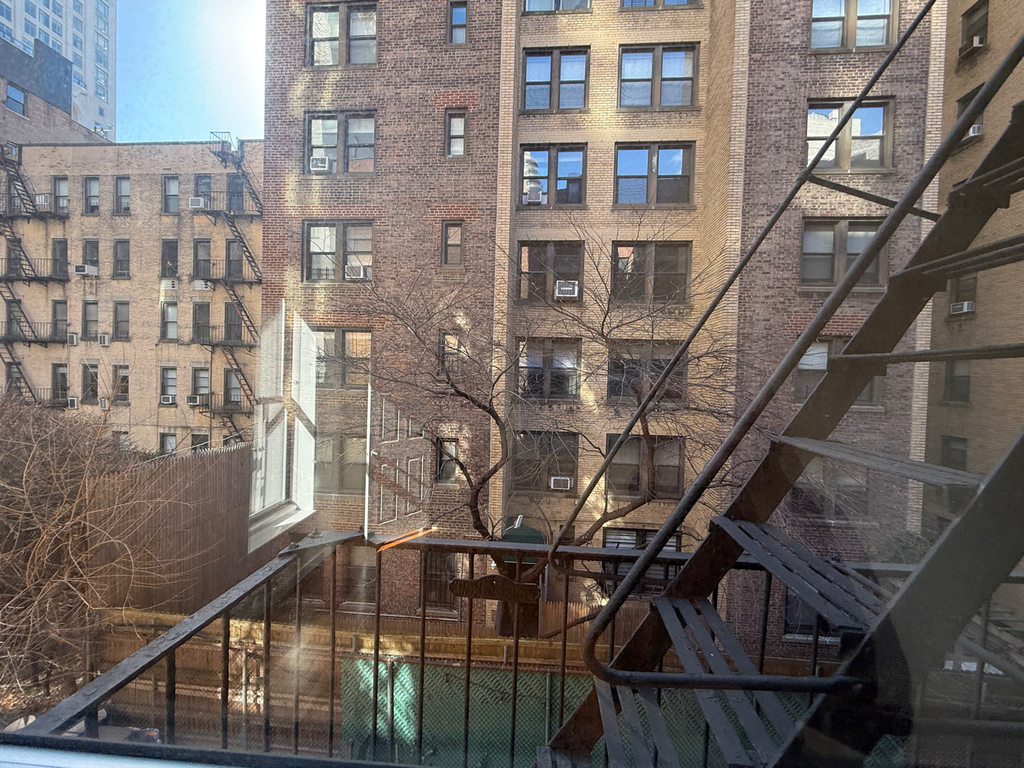152 East 84th Street - Photo 13