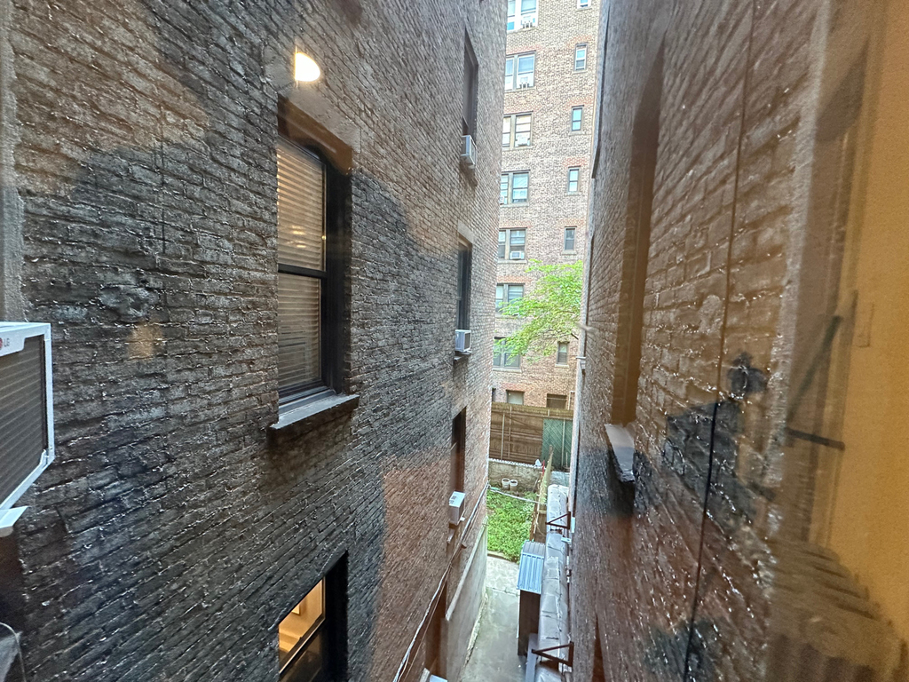 152 East 84th Street - Photo 3
