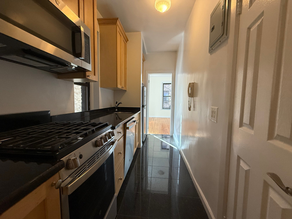 152 East 84th Street - Photo 10
