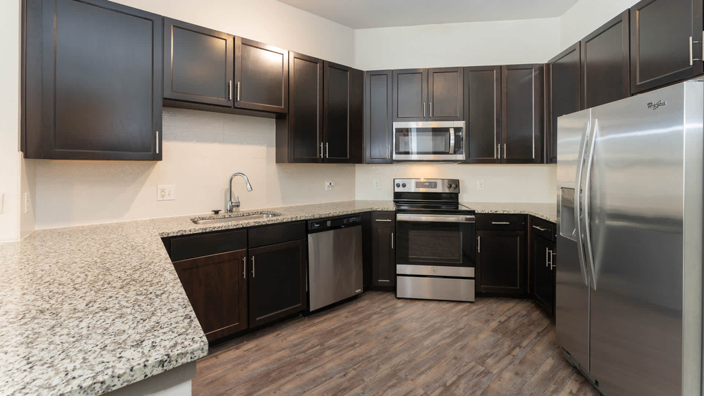7929 Churchill Way - Photo 6