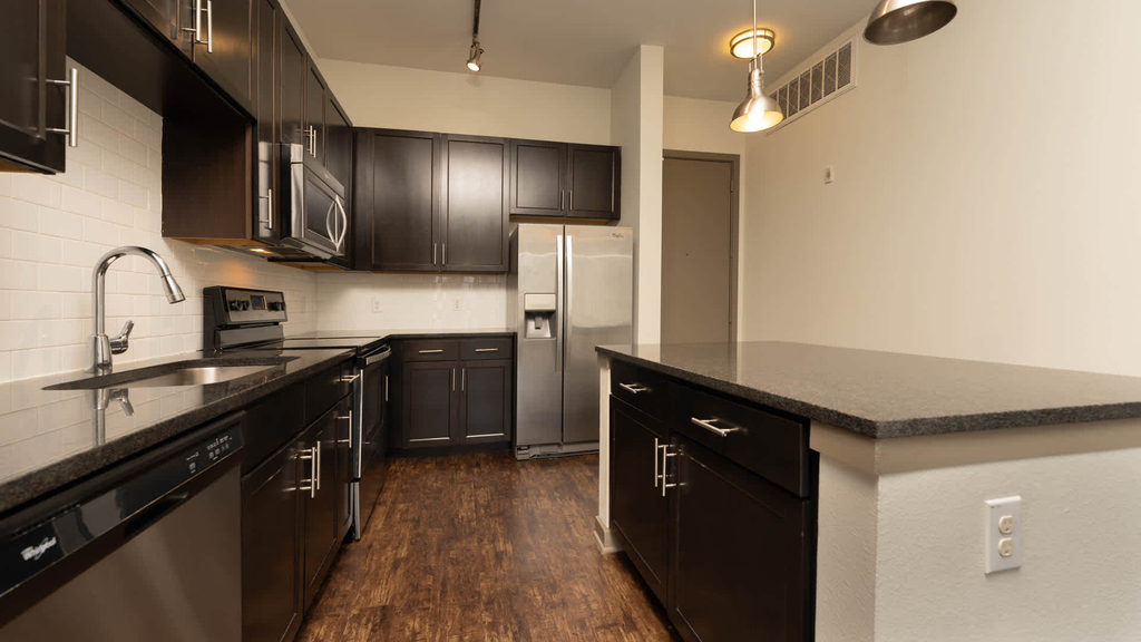 7929 Churchill Way - Photo 4