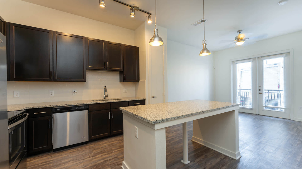 7929 Churchill Way - Photo 9