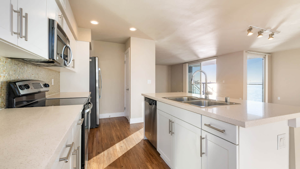 13900 Fiji Way - Photo 2