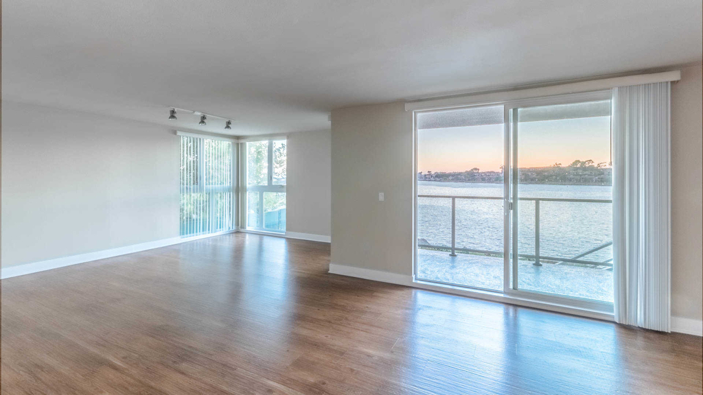 13900 Fiji Way - Photo 8