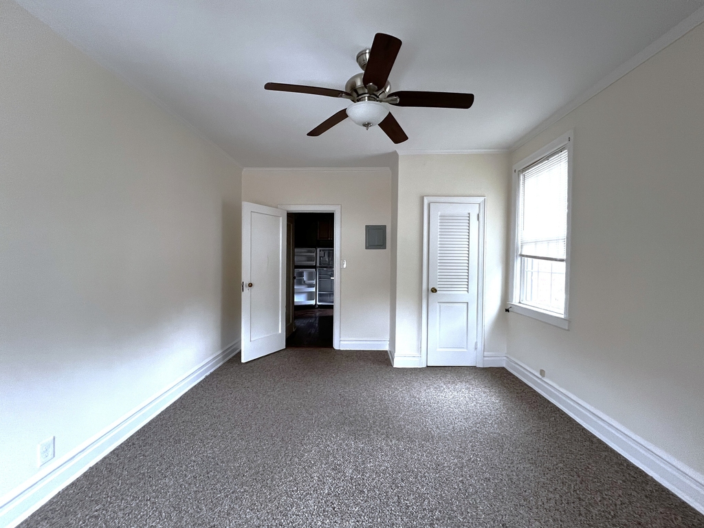 98-15 Ascan Ave - Photo 7