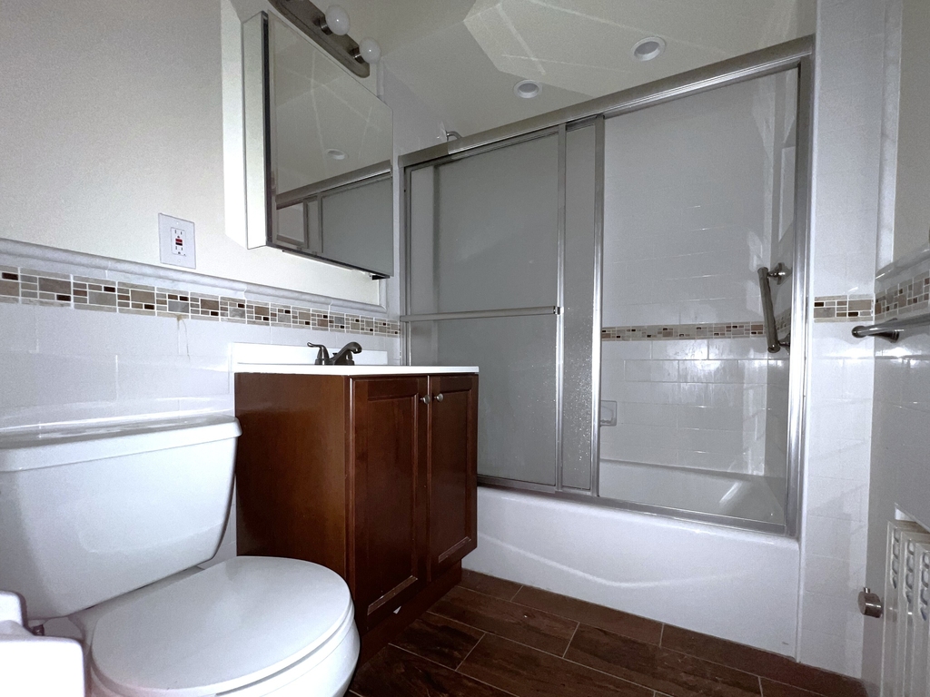 98-15 Ascan Ave - Photo 8