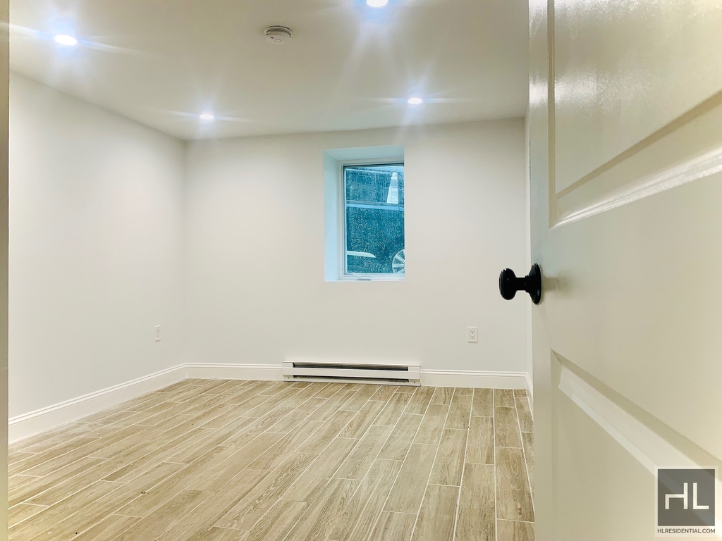 Greenvale Avenue - Photo 2