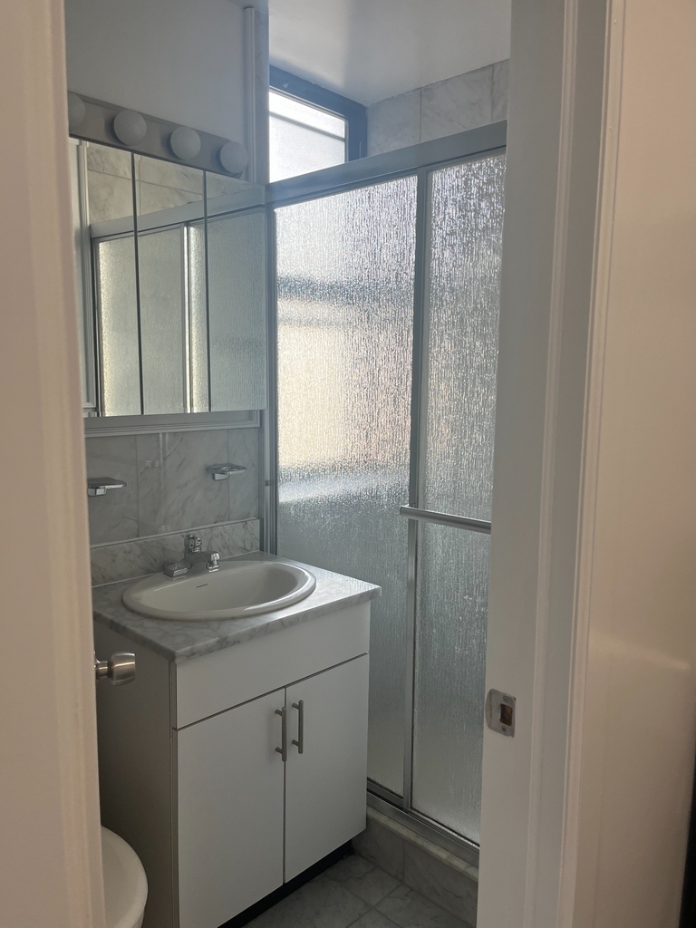 61 West 8th Street - Photo 6